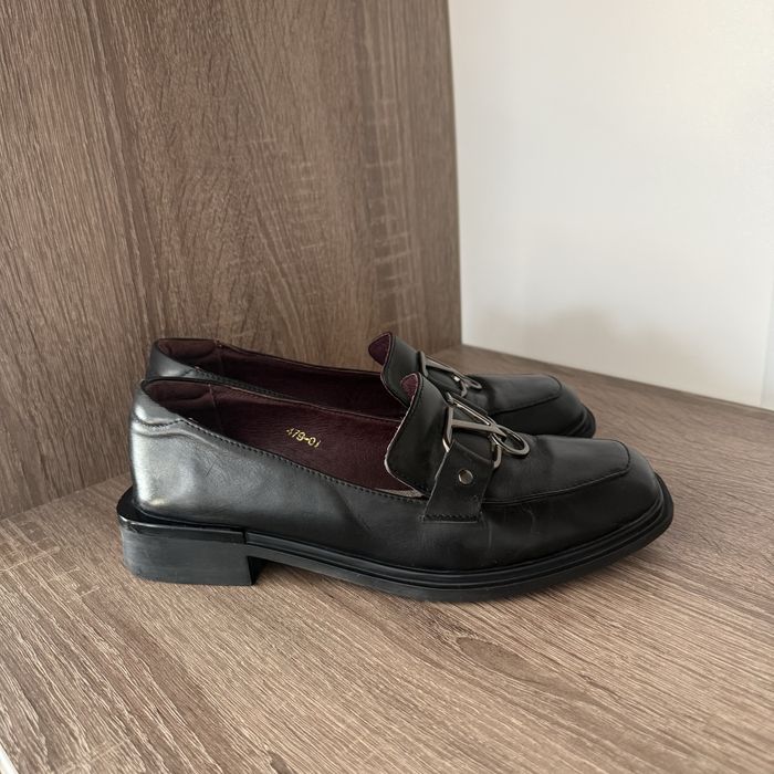 Туфлі 38 розмір натуральна шкіра Лофери чорні Шкіряні туфлі жіночі