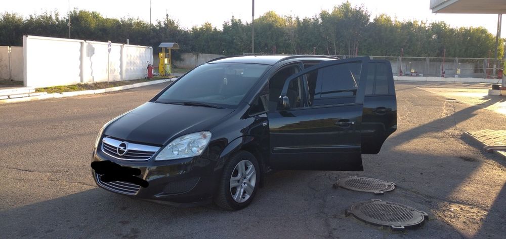 Опель Zafira B 2009