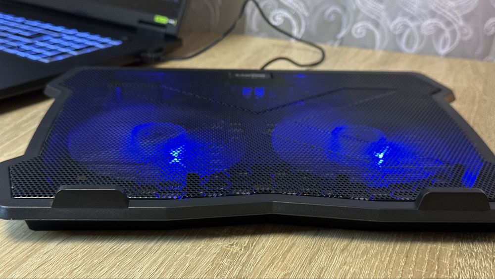 Підставка-Охолоджувач для ноутбука Canyon CNE-HNS03(2 + LED + USB-хаб)