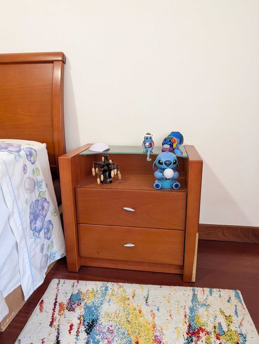 Cama de Casal, Colchãi, e 2 mesinhas de cabeceira