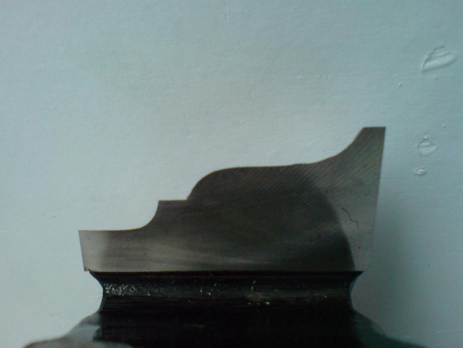 Frezy do drewna do listew przypodłogowych