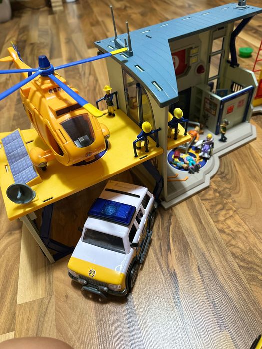 Набір поліцейська станція Сем і рятувальний вертоліт