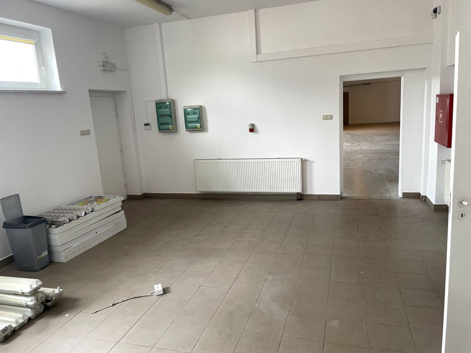 Lokal handlowo-usługowy w centrum Łasku 500m kw - do wynajęcia