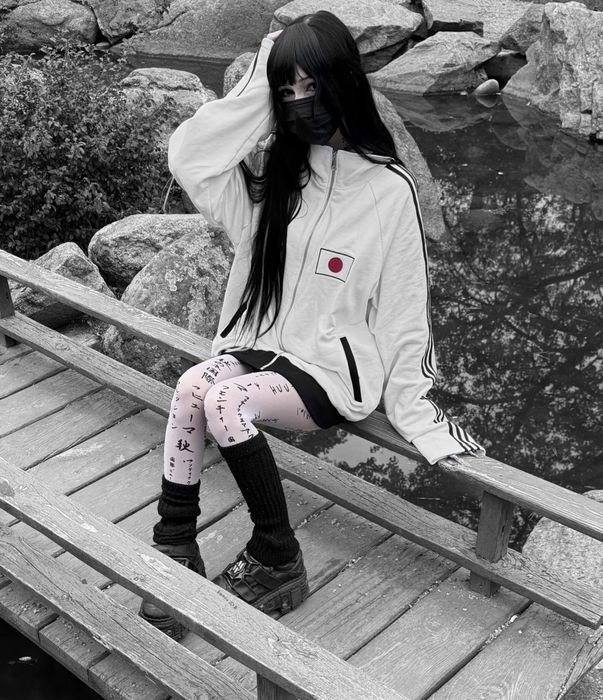 Adidas x Japan White zip        balensiaga archive type