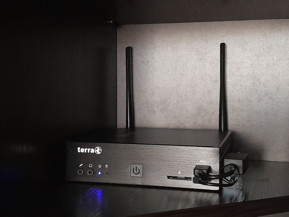 БЕСШУМНЫЙ мини ПК Terra Celeron J3355/4-8-12GB DDR3/Wi-Fi 5/GbE/HDMI/DP ст.м Лукьяновская