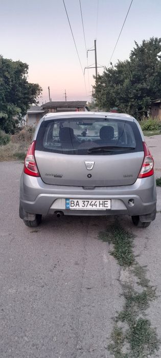 Dacia Sandero.  .