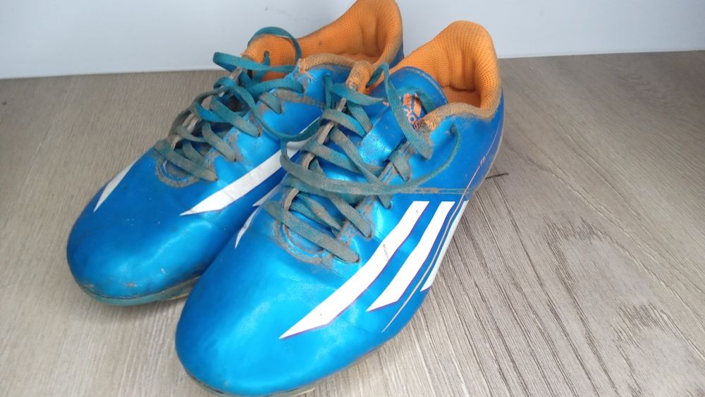 Ковпочки    Adidas    бутси