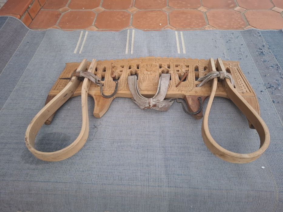 Canga - jugo de bois, obra de arte em madeira trabalhada
