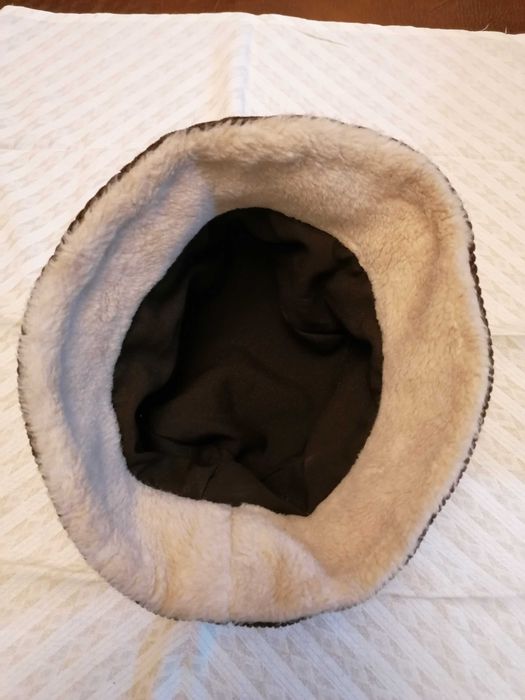 Chapéu castanho bombazine