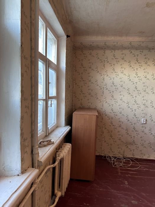 Продам по сертифікату або готівкою32 м.кв 2 кімнати метро Холодна Гора