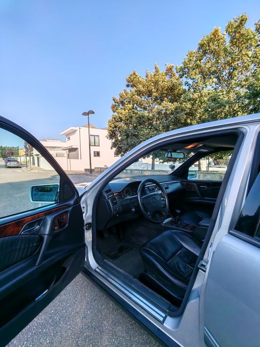 Mercedes-Benz E 250 — fotografia 5