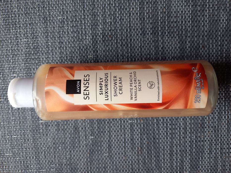 Żel pod prysznic Simply Luxurious 250 ml Avon