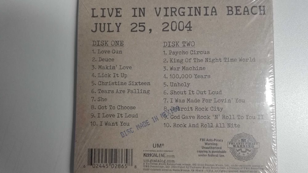 CDs selados dos Dream Theater e KISS