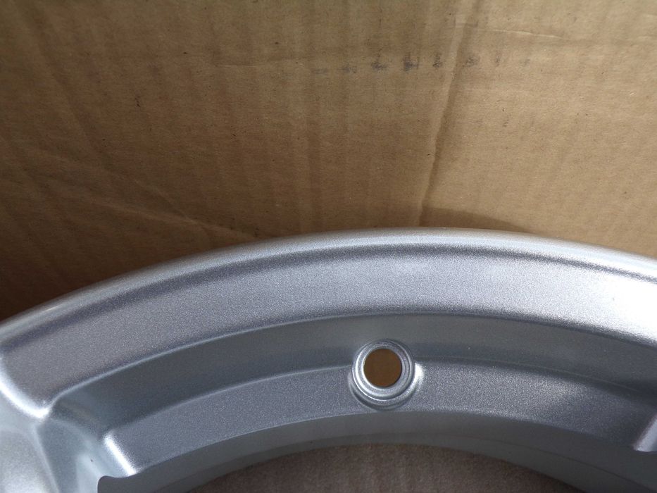 Felgi aluminiowe RC Design 16 4x100 Kia Rio Stonic