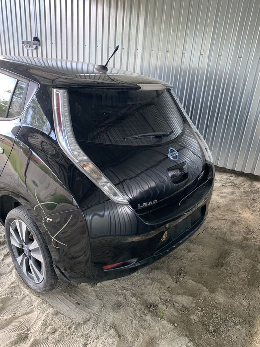 Четверть Nissan Leaf 11-17 порог крыша задняя панель