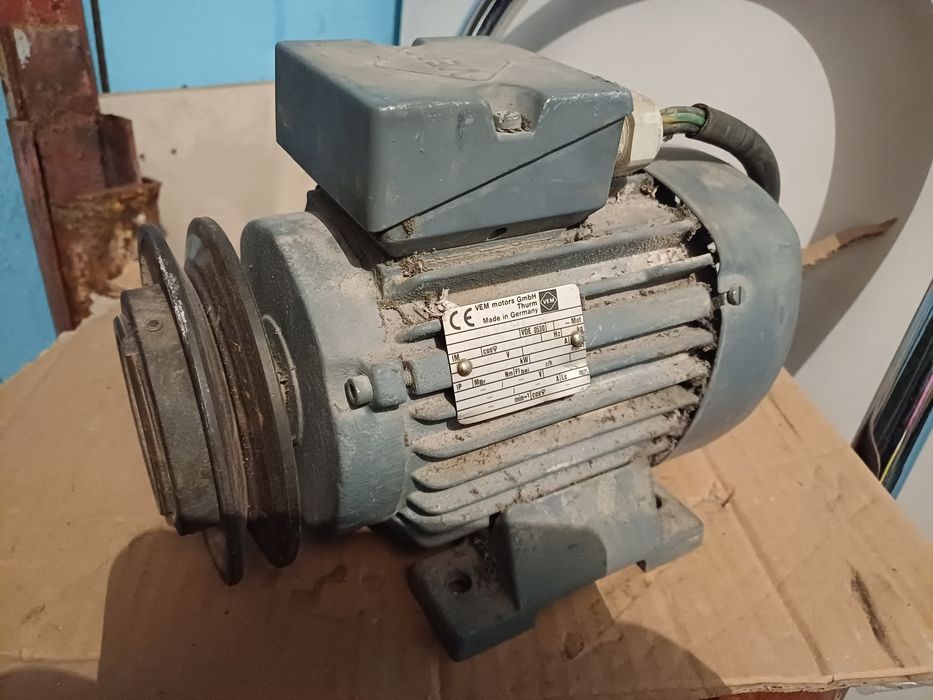 Silnik elektryczny  0,16/0,55 kw  955/1425r/min   7.5 11. 15kw