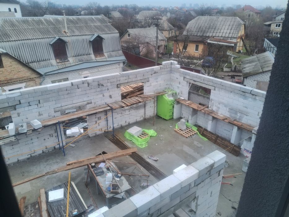 Кладка газоблоку, армопояс, монтаж даху