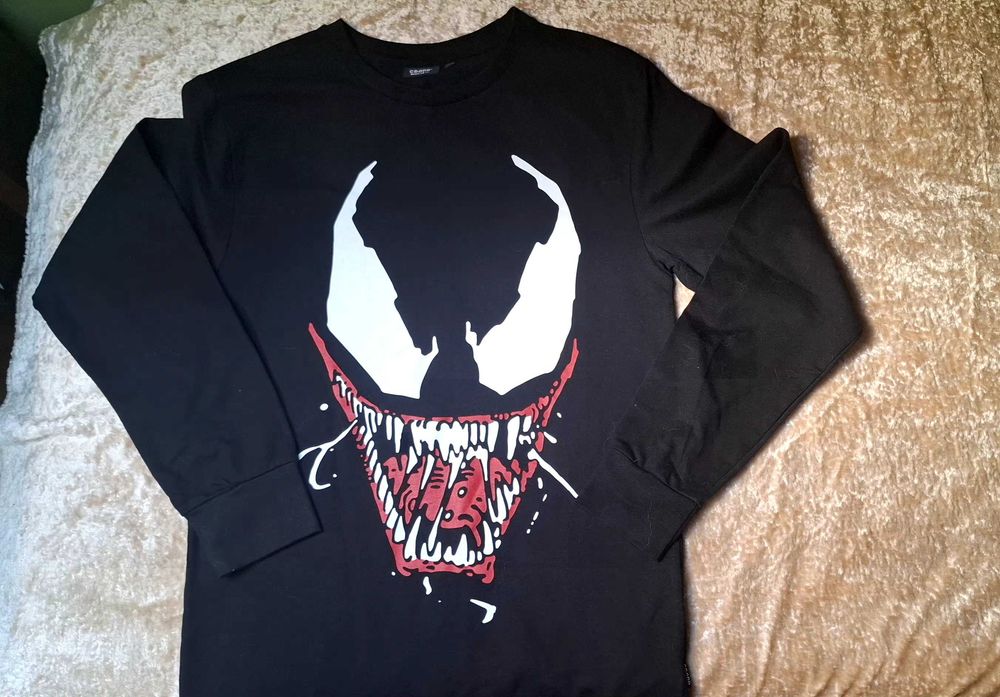 Venom Longsleeve z Cropp