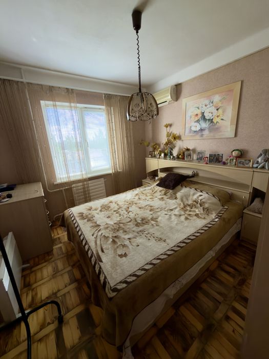 Продається світла 2-кімнатна квартира. Підходить під програми!