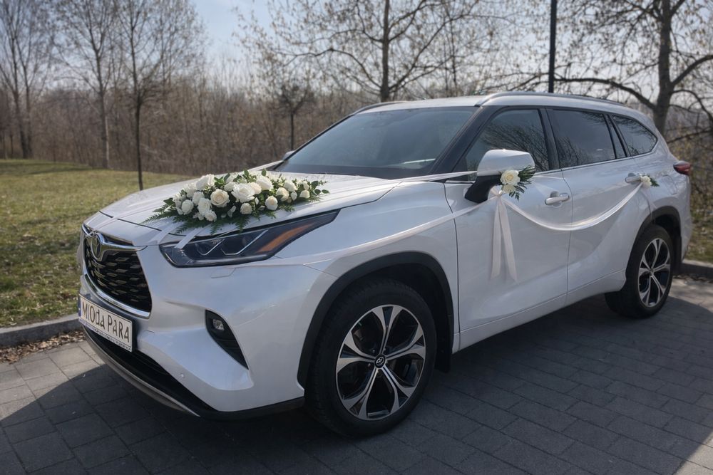 Samochód do ślubu, duży wygodny SUV Toyota Highlander Hybrid- Biała Perła