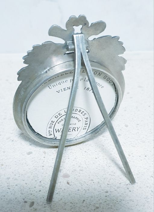 Moldura D. Maria em prata portuguesa