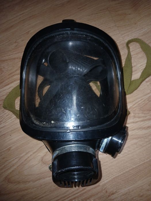 Панорамная маска "Драгер" и противогаз "Бриз"