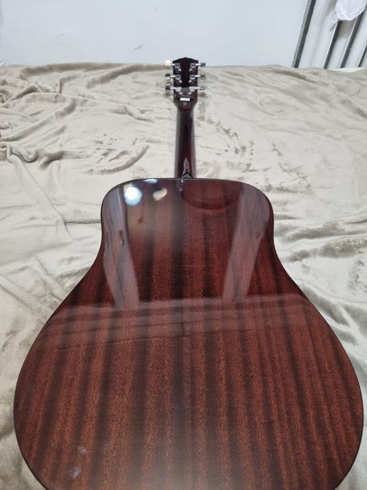 Sprzedam gitarę akustyczną