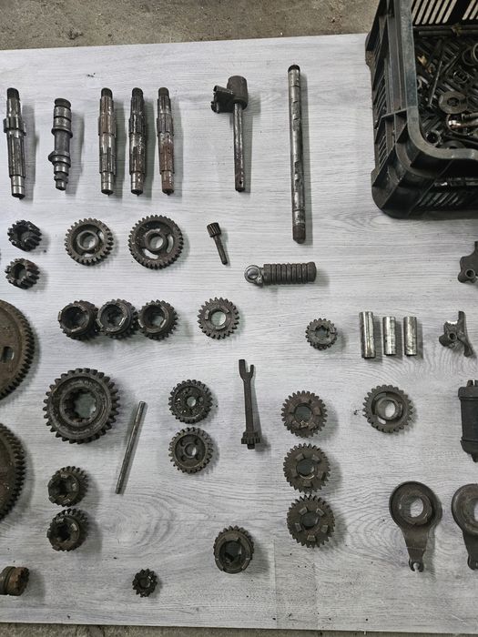 Wałek skrzyni pośredni CZ 350 Jawa 634 Z12