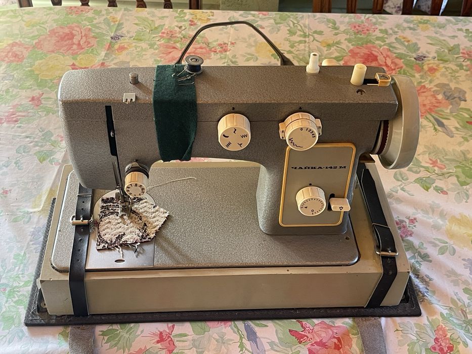 Швейная машинка Чайка 142 М робоча