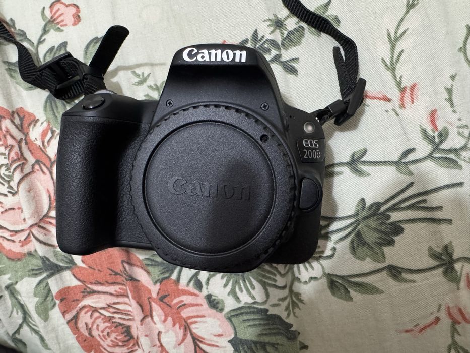 Canon EOS 200D literalmente novo