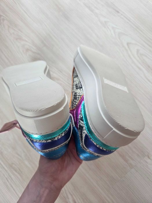 Кросівки-снікерси Kurt Geiger