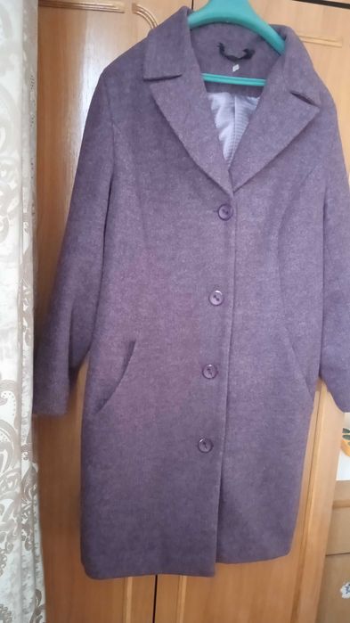 Пальто весняне жіноче. 50-52 розмір.