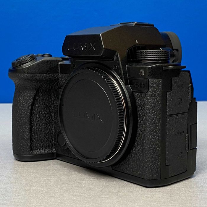 Panasonic Lumix DC-S5 IIX (Corpo) - 24.2MP | 3 ANOS DE GARANTIA