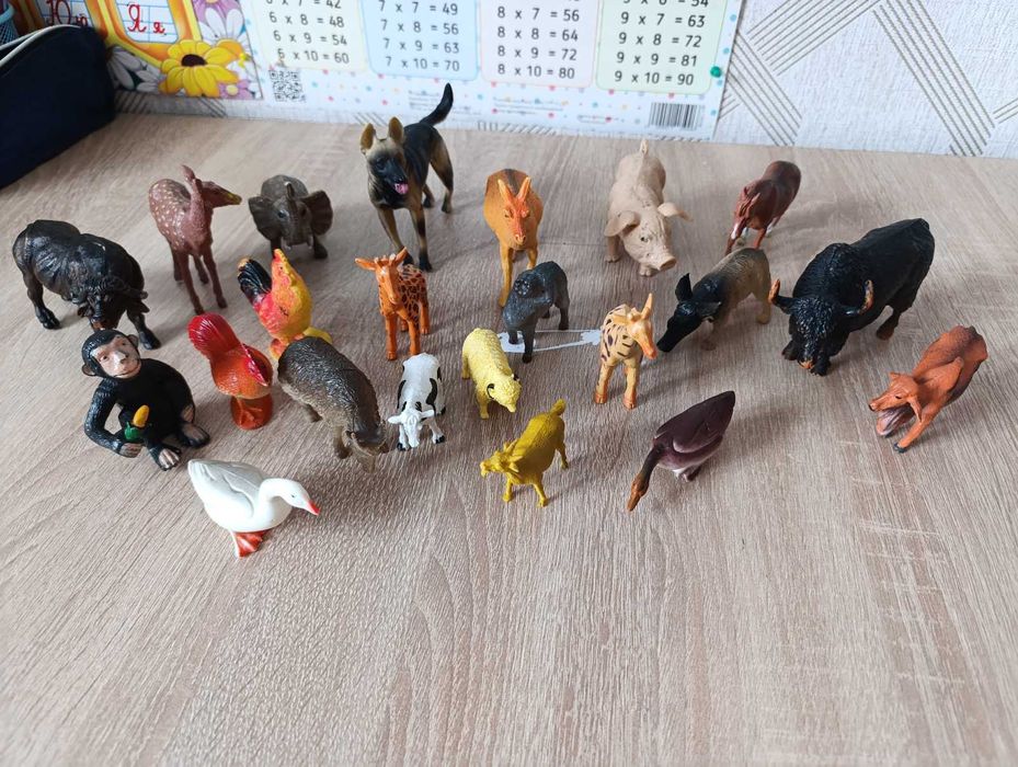 Дитячі іграшкові звірятка