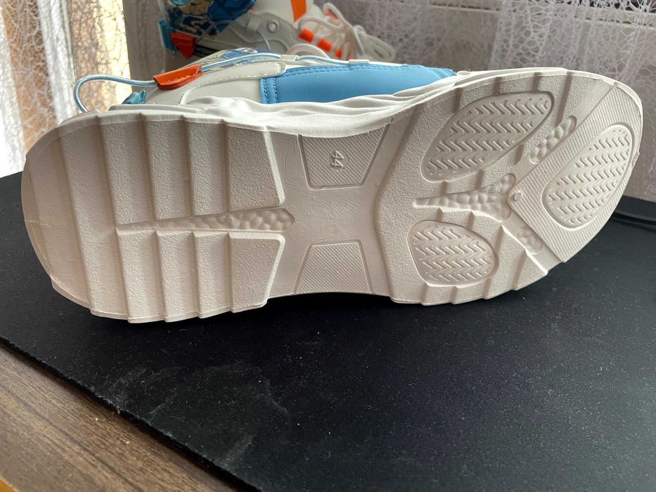Nowe buty sportowe