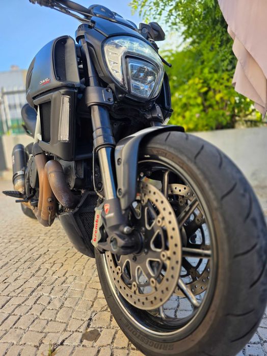 DUCATI DIAVEL 1200 Carbon Edition