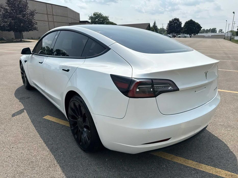 Tesla Model 3 Performance      2022
