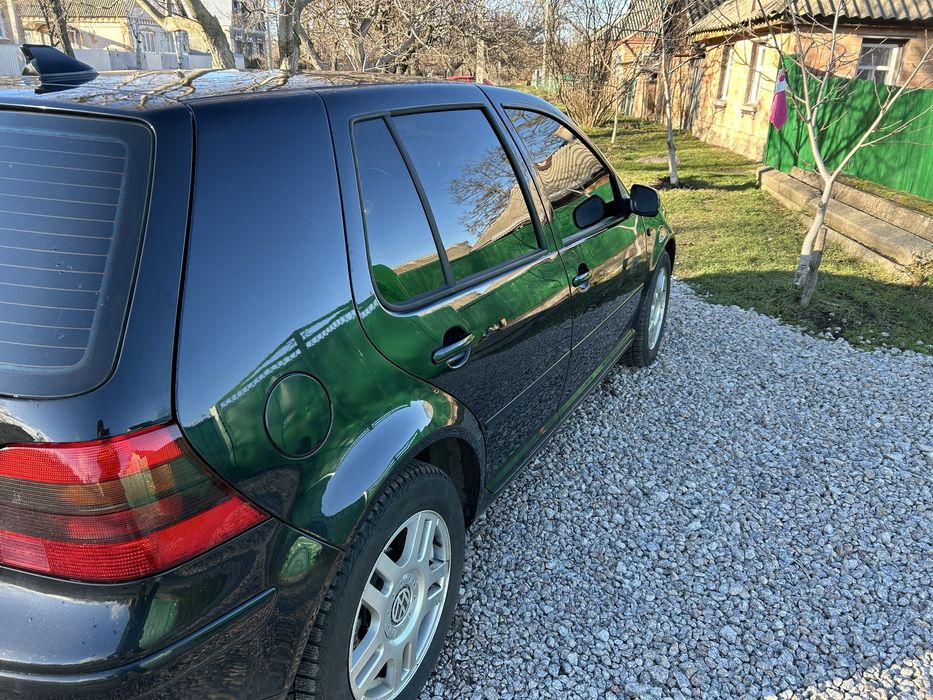 Продаю Volkswagen Golf 4 з двигуном 1.6 16-клапан