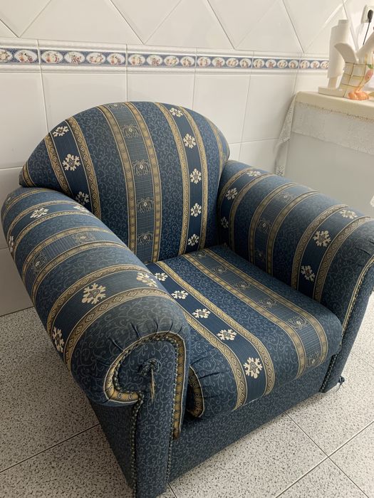 Sofá/ Poltrona em bom estado