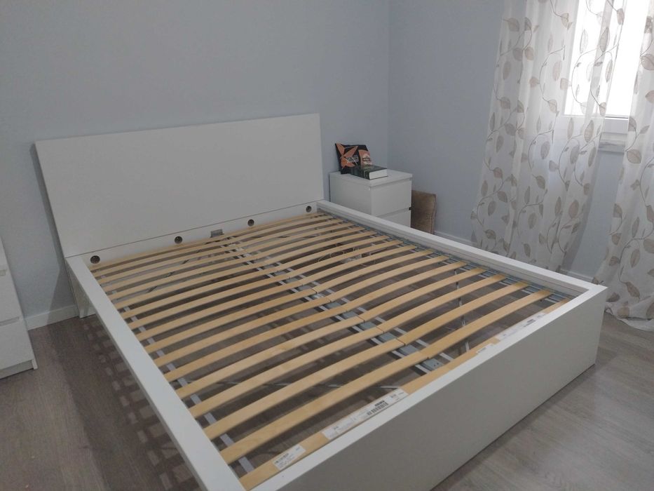 Cama de casal com estrado