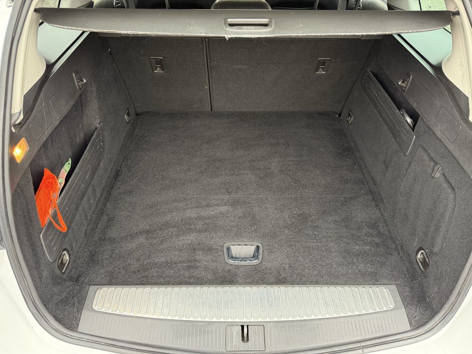 Продам Opel Astra Sports Tourer 1.7 cdti