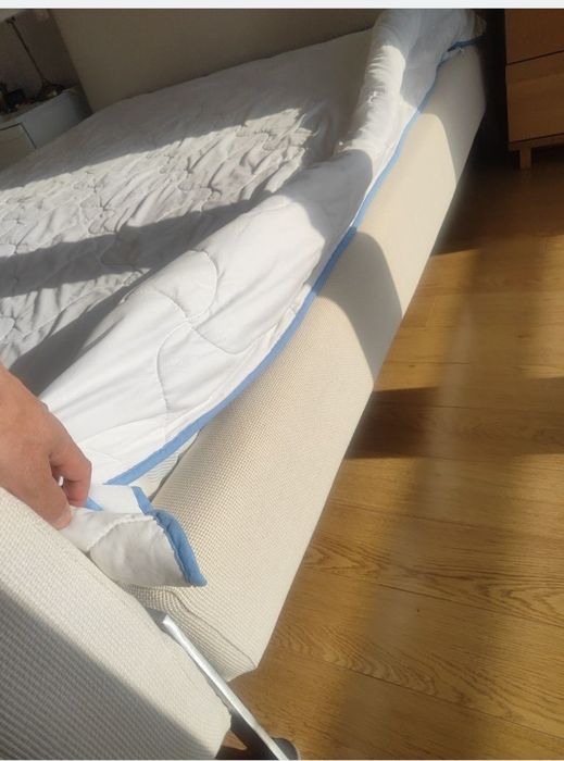 Cama excelente estado IKEA, lavável com estrado sem colchão 
1.60m