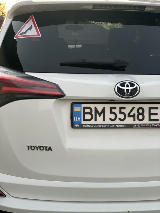Тойота RAV4 2018
