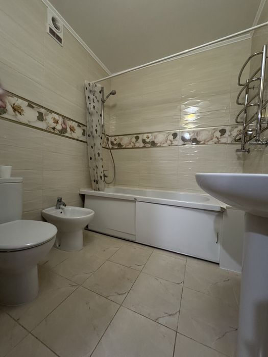 Новобудова в Центрі.Світло Не вимекають