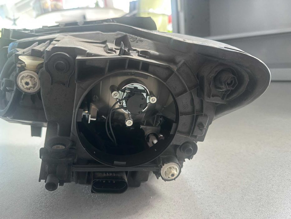 Ótica / Farol DIREITA Mercedes CITAN W206 Original HELLA – A2069061000
