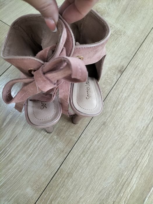 Zamszowe buty na lato