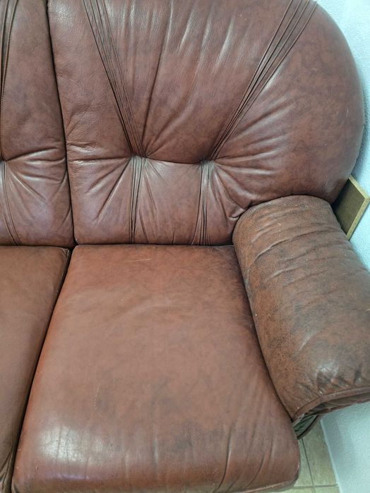 Sofá em pele com cama
