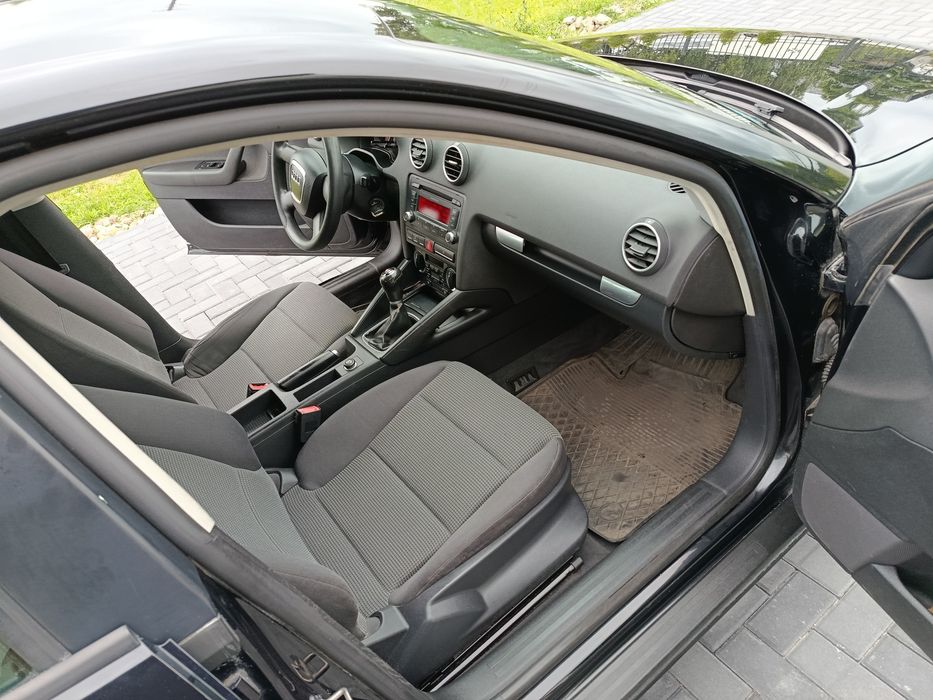 Audi A3 sportback 1.6mpi benz bdb. stan