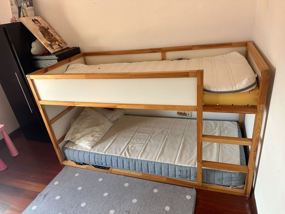 Beliche Ikea com colchão