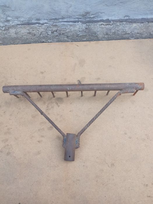 Граблі металеві господарські